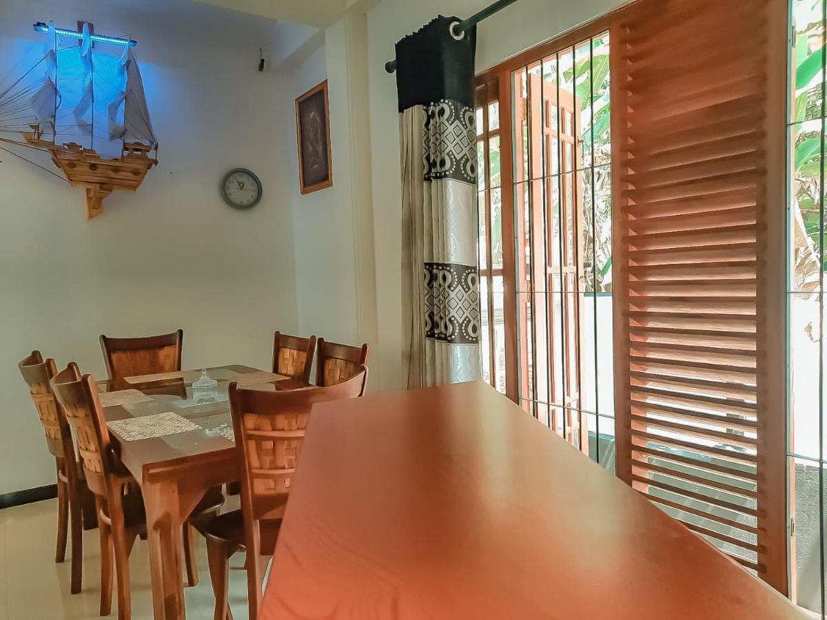 Hotel White House Ratnapura Extérieur photo