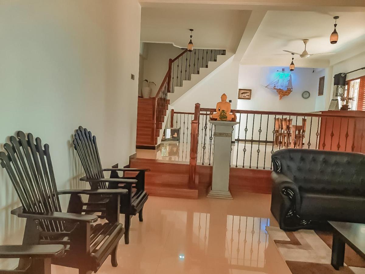 Hotel White House Ratnapura Extérieur photo