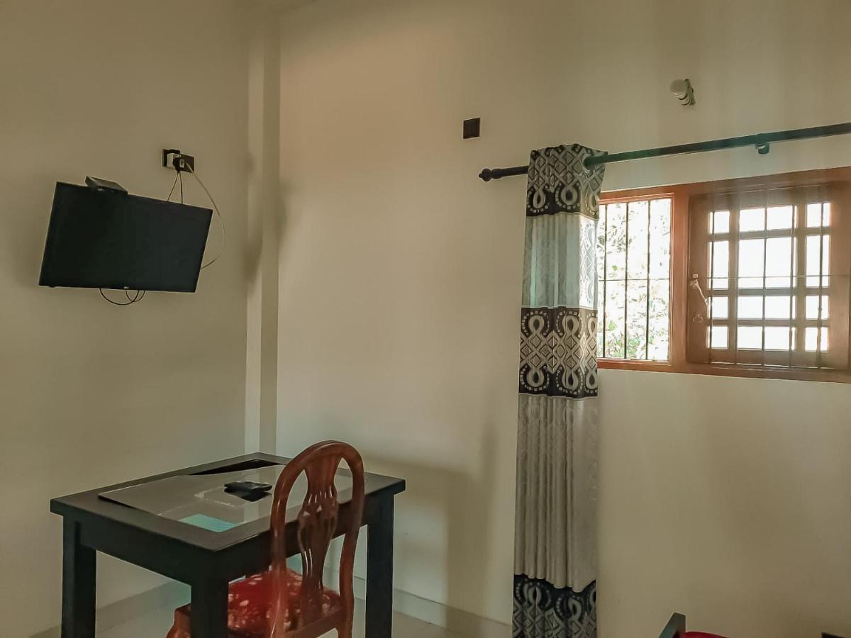 Hotel White House Ratnapura Extérieur photo