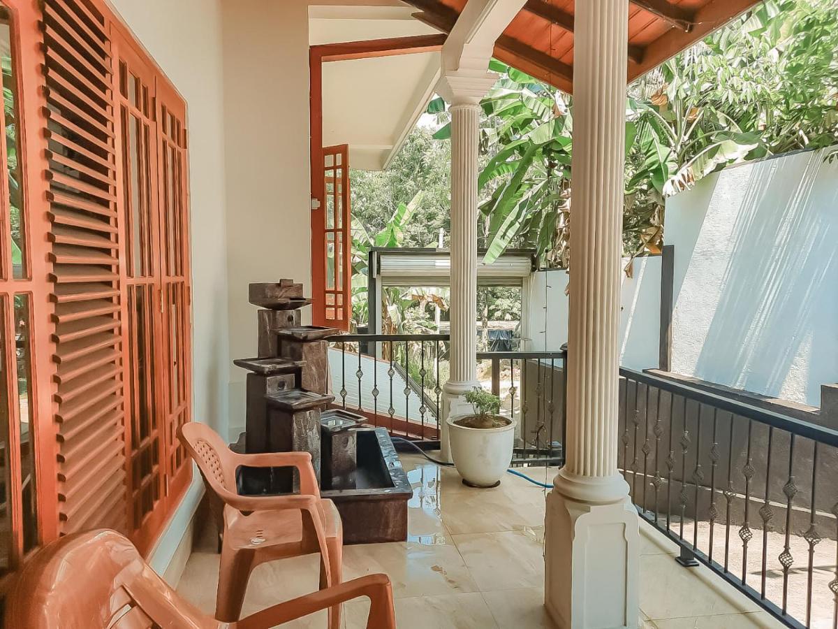Hotel White House Ratnapura Extérieur photo