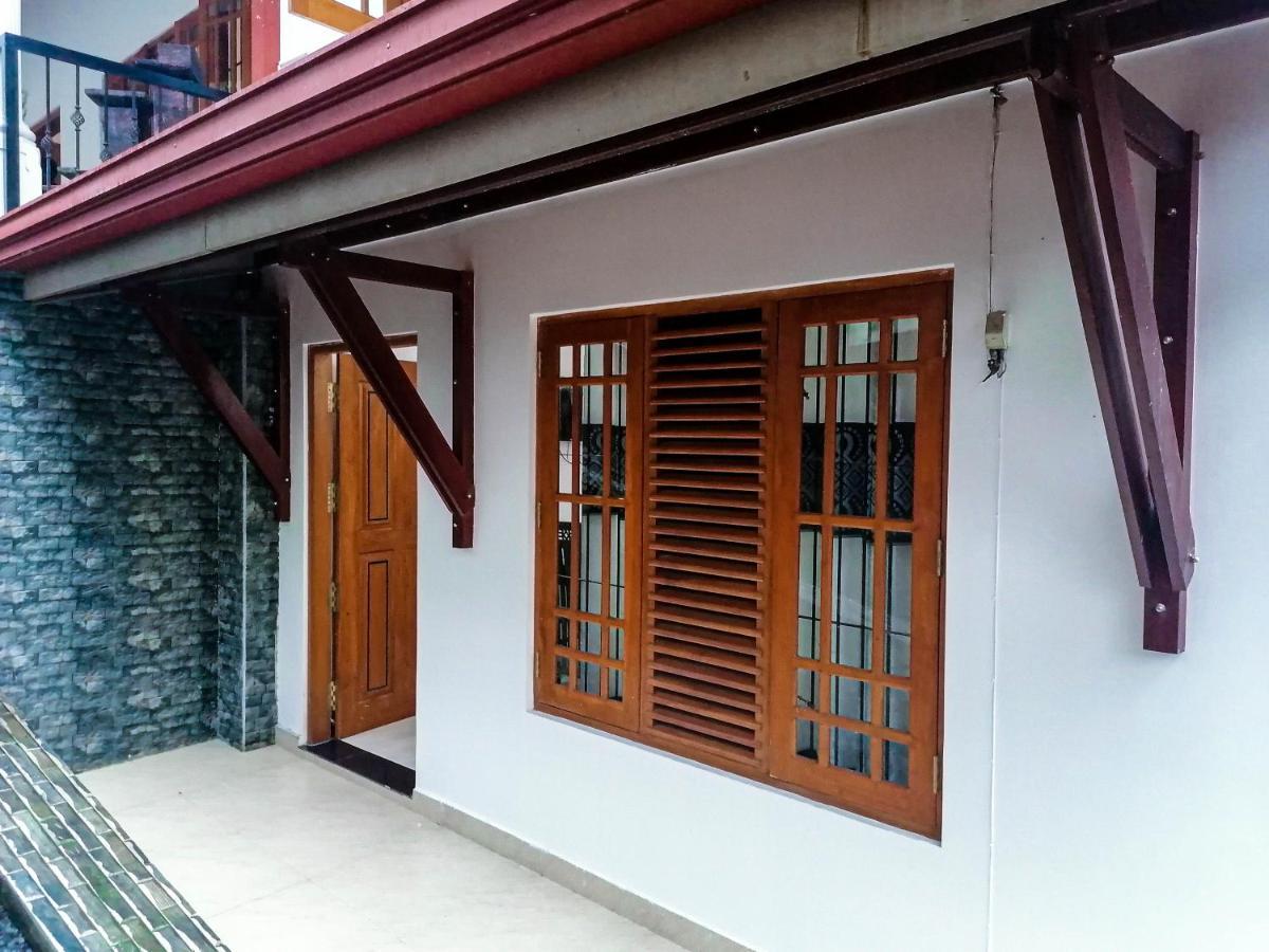 Hotel White House Ratnapura Extérieur photo