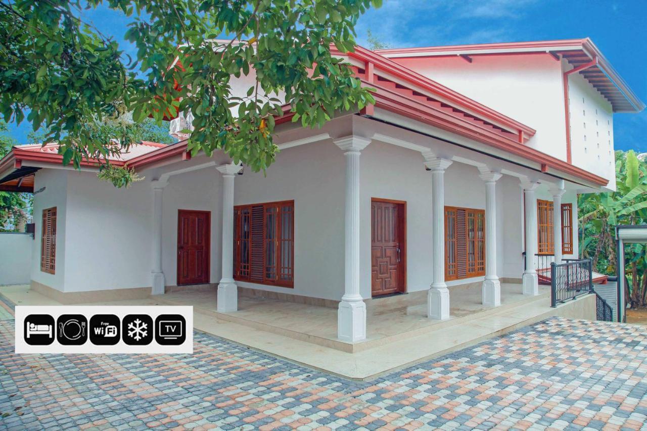 Hotel White House Ratnapura Extérieur photo