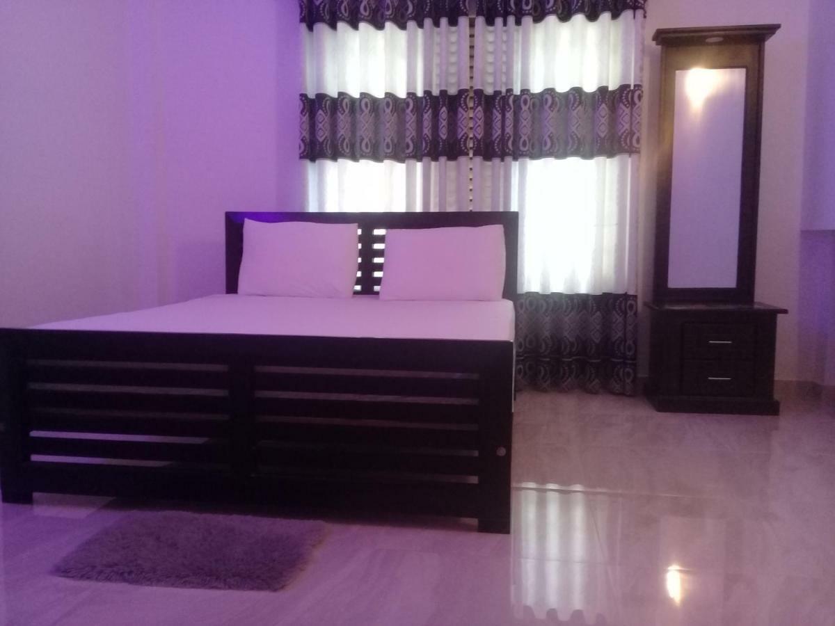 Hotel White House Ratnapura Extérieur photo